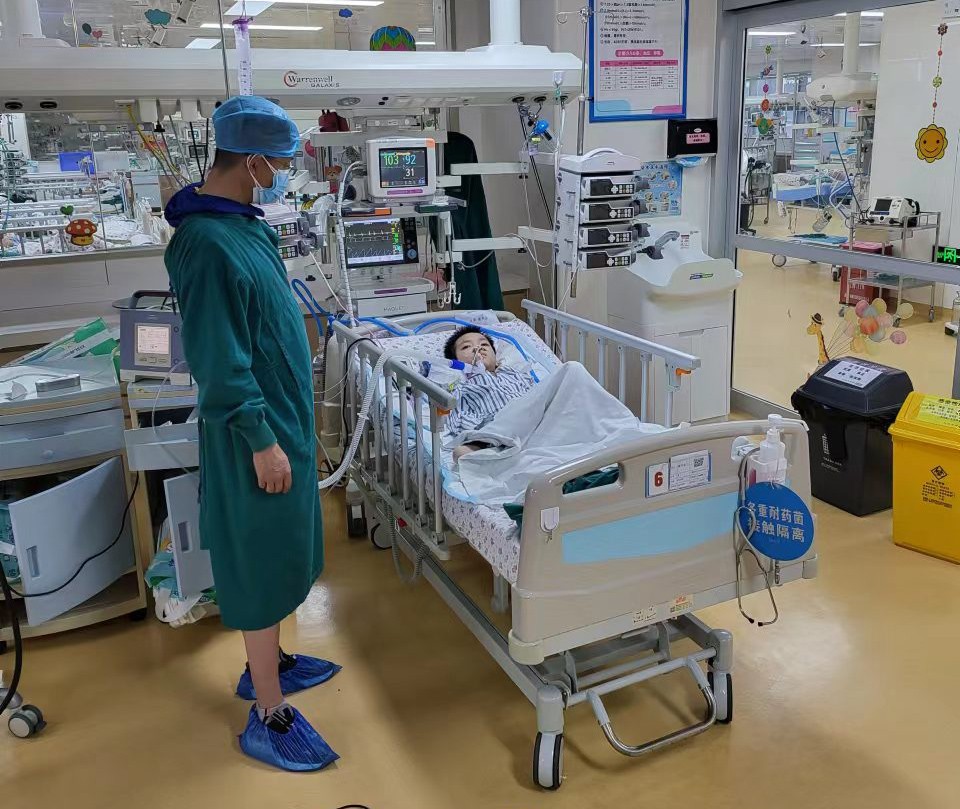 瓦房店市跨省救护车出租公司