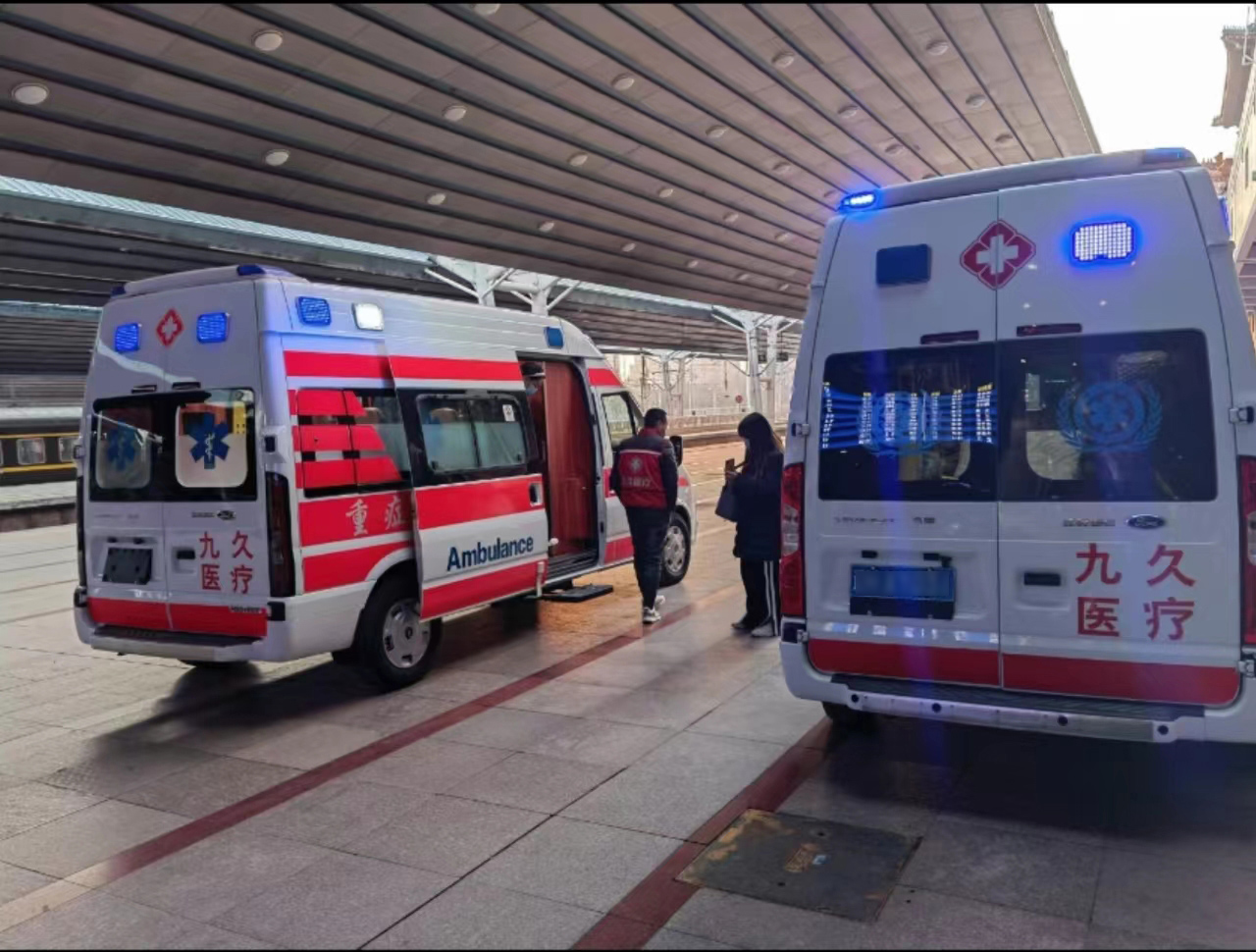 瓦房店市救护车长途转运